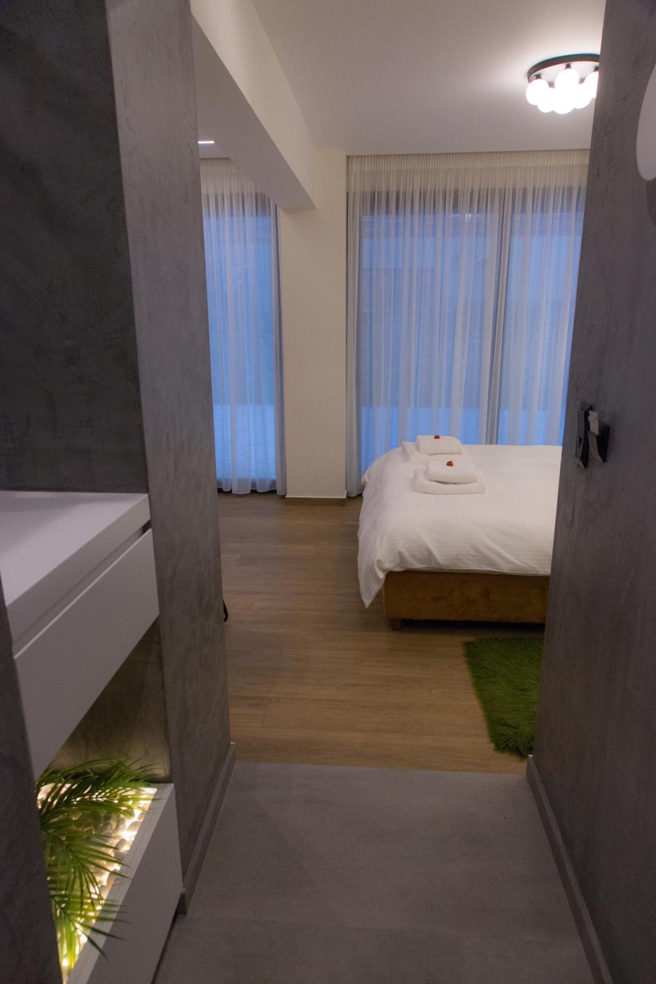 Anasa Studio - Studio Apartment With Yard - Ioannina City Center Eksteriør billede